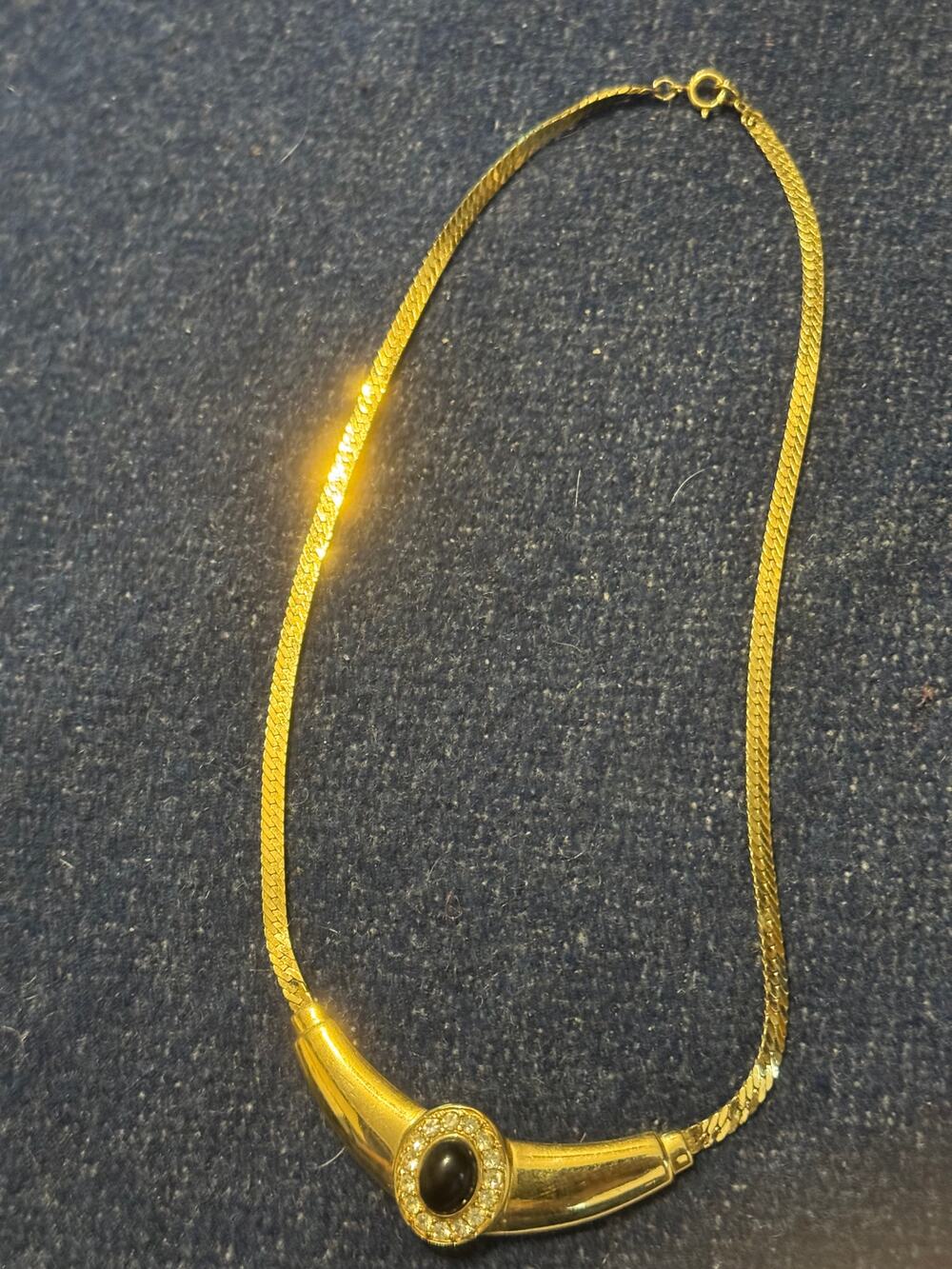 Trifari Glass Rhinestone 14in Vintage Necklace